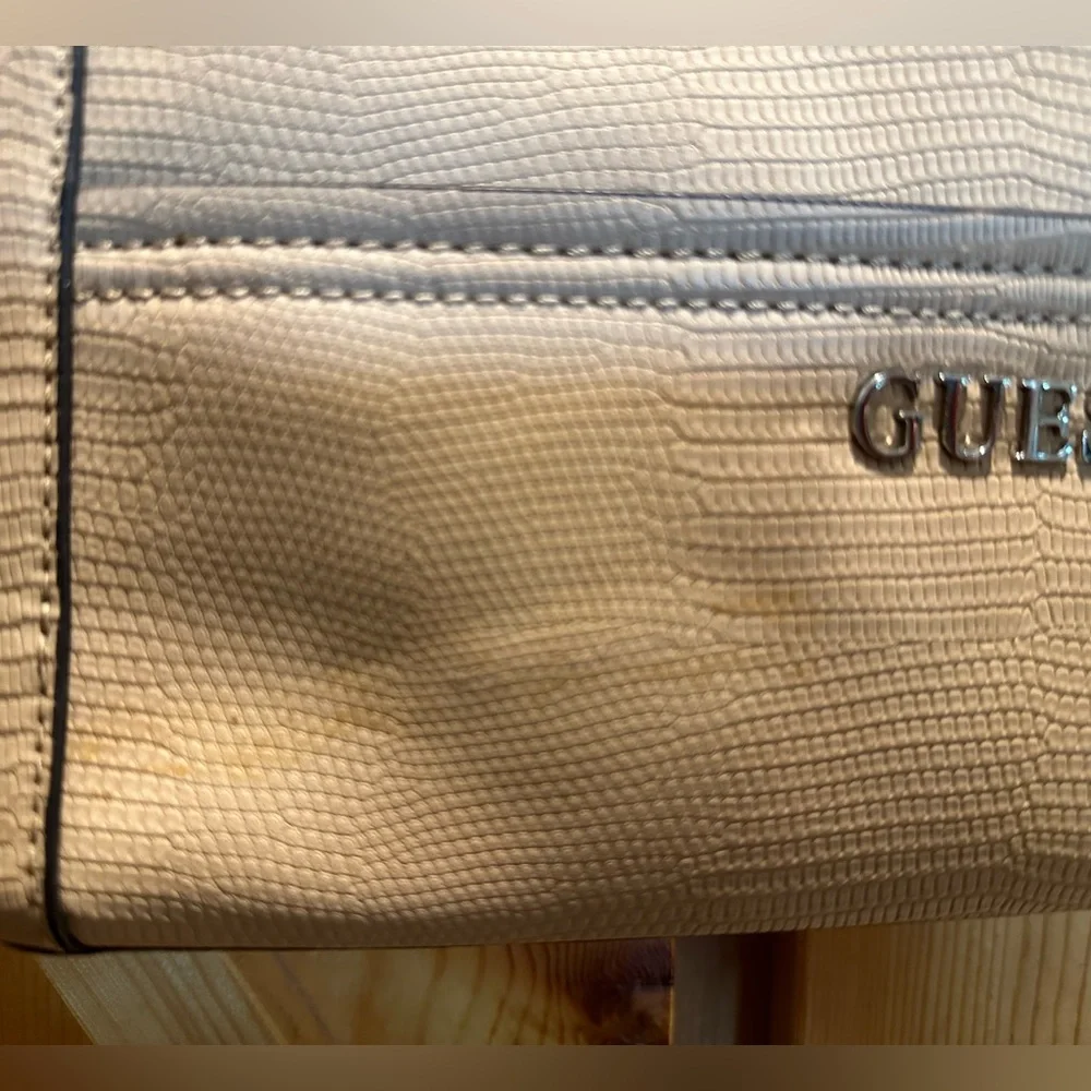GUESS Neutral Color Handbag - Picture 5 of 5